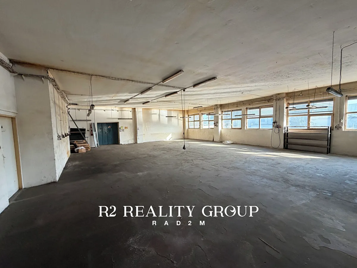 Pronájem skladového prostoru 200 m²